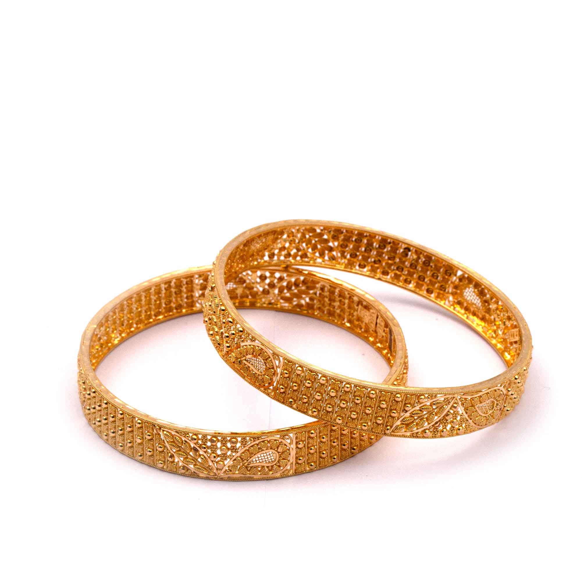 shimmering leaf pattern gold bangle